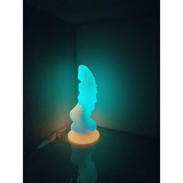 Dildo Silicona Líquido Ventosa Fosforescente Alien 6.7 Inch