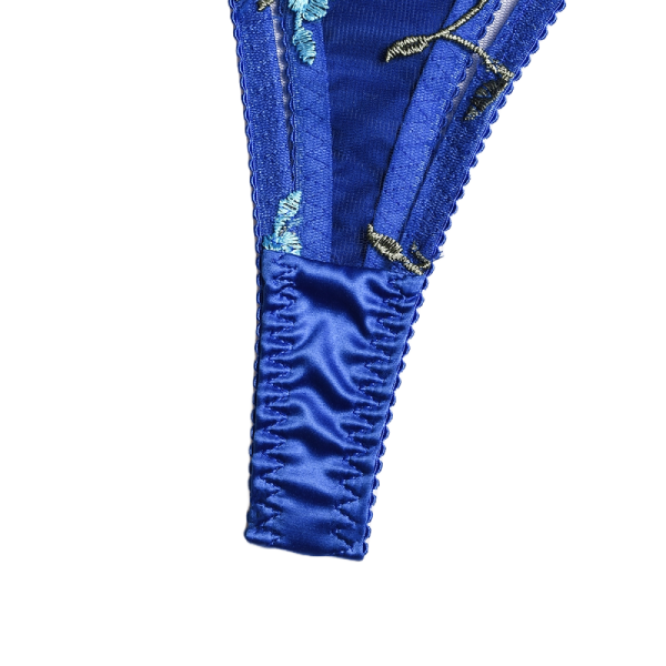 Conjunto de lencería 3 pzas Top y Liguero con elegantes bordados